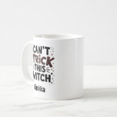 Mug Sassy Can't Trick This Witch Halloween Nom (Devant gauche)