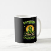 Mug Sauterelle de patience (Devant droit)