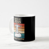 Mug Sauvé Par Jésus Alimenté Par Le Café (Devant gauche)
