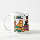 Mug Scène de bibliothèque cosy avec des chats lisant d (Gauche)