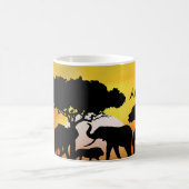 Mug Scène de faune au coucher du soleil dans la savane (Centre)