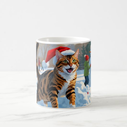 Mug Scène de neige festive de Noël avec un chat Bengal (Centre)