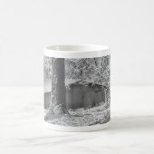 Mug Scène rurale de neige noir et blanc rétroéclairée (Centre)
