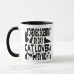 Mug Scientifique légal d'amoureux des chats<br><div class="desc">Cette conception adorable des textes comportant l'expression "scientifique légal par l'amoureux des chats de jour par nuit" et profils mignons de chat est parfaite pour n'importe quel scientifique légal qui aime des chats.</div>