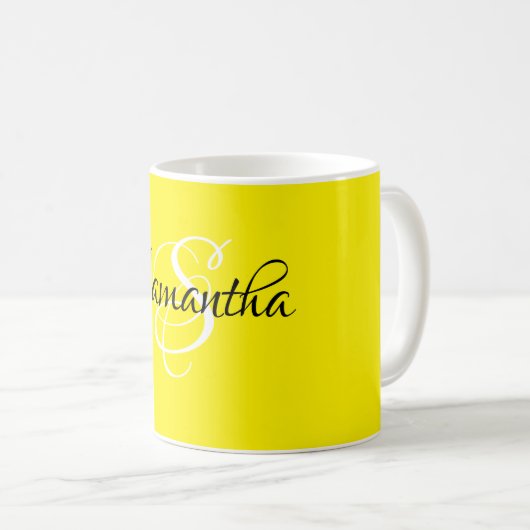 Mug Script Customisé couleur et monogramme jaune (Devant droit)
