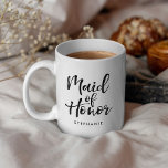 Mug Script élégant "Maid of Honor" Personnalisé<br><div class="desc">Amusant design de fête de mariée personnalisée.</div>