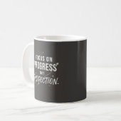 Mug Se concentrer sur le progrès, pas la perfection. (Devant gauche)