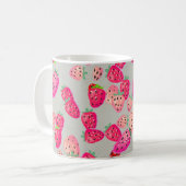 Mug Seamless pattern with ripe strawberry. Hand drawn (Devant gauche)