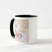 Mug séance métisse devant deux cuvettes avec le chien (Devant gauche)