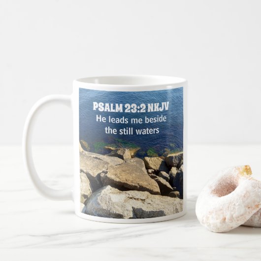Mug Seashore Photo Beside the Still Waters Bible Verse (Avec donut)