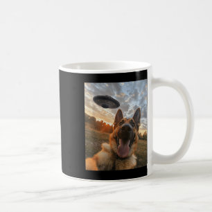 Mug Selfie Chien Berger Allemand Avec Ufos Aliens Drôl