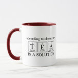 Mug Selon Chemistry Tea est une science de solution<br><div class="desc">SELON CHEMISTRY TEA IS A SOLUTION fun science tea mug. Montré avec des accents de marron.</div>