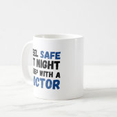 Mug Sentez En Sécurité La Nuit Dormir Avec Un Médecin (Devant gauche)