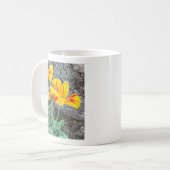 Mug Séquence de trois tulipes jaunes / (Devant gauche)