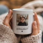 Mug Serez-Vous Ma Proposition De Photo Godmère<br><div class="desc">Vous cherchez une façon douce et significative de demander à un être aimé d'être la mère de votre bébé? Ce design de tasse moderne et minimaliste est la meilleure façon de poser la question ! Que vous demandiez à un membre de votre famille ou à des amis proches, ce étiquette...</div>