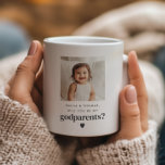 Mug Serez-Vous Mes Parents - Proposition Photo<br><div class="desc">Vous cherchez une façon douce et significative de demander à un être aimé d'être les parents de votre bébé? Ce design de tasse moderne et minimaliste est la meilleure façon de poser la question ! Que vous demandiez à un membre de votre famille ou à des amis proches, ce étiquette...</div>