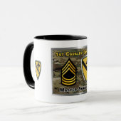 Mug Sergent instructeur de la 1re division de cavaleri (Devant gauche)