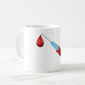 Mug Seringue De Sang Avec Une Baisse Rouge (Devant gauche)