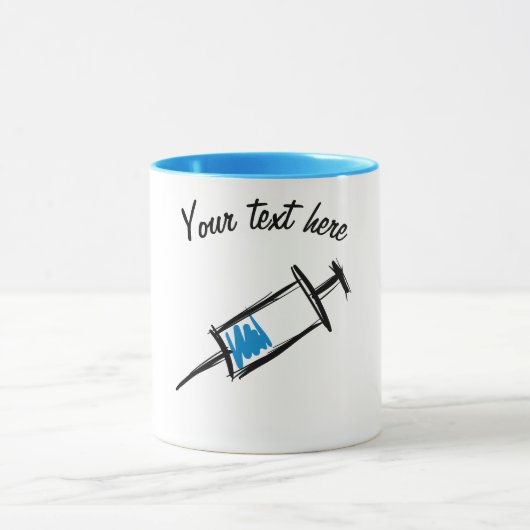 Mug Seringue, dessinée à la main. Injection, médecin,  (Centre)