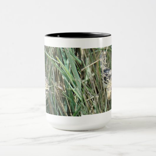 Mug Serpent à taureau R4 dans l'herbe (Centre)