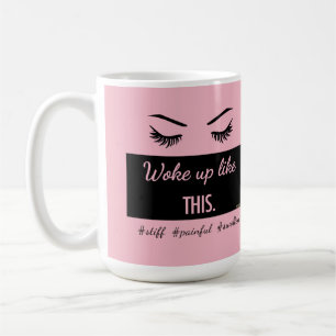 Mug S'est réveillé comme le ce des cils attaquent av