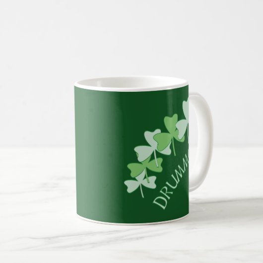Mug Shamrocks de batteur décrit vert (Devant droit)