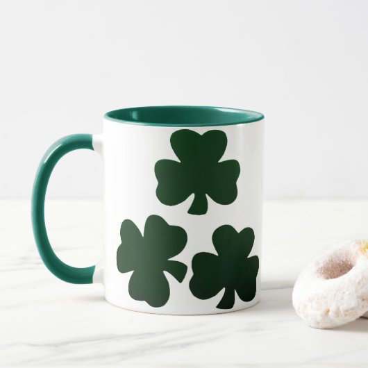 Mug Shamrocks vert foncé (Avec donut)