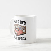 Mug Shared Bed, Solo Space | Dog & Cat Humor (Devant gauche)