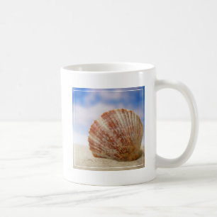 Mug Shell étayé dans le sable