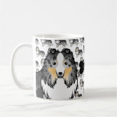 Mug Sheltie de dessin animé bleu merle avec os de chie (Gauche)