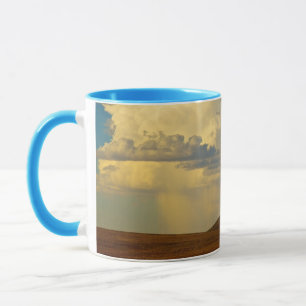 Mug Shiprock contre le cumulo-nimbus