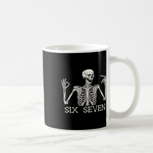 Mug Signe de la main Six Sept 67 Squelette Mème Hallow