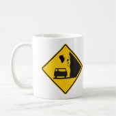Mug Signe en baisse de route de zone de moutons (Gauche)