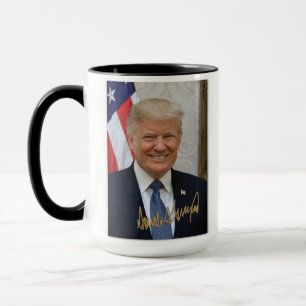 MUG SIGNÉ PAR LE PRÉSIDENT TRUMP