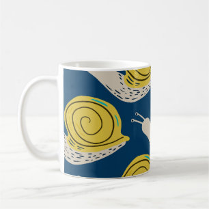Mug Silhouettes d'escargots : jaune, motif rose.