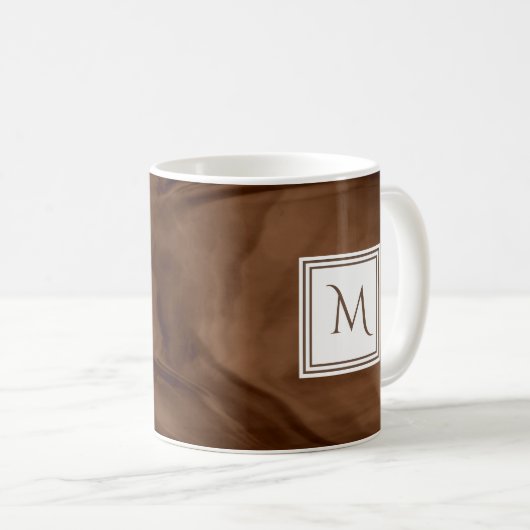 Mug Simple Brown foncé Marbre subtil Monogramme modern (Devant droit)