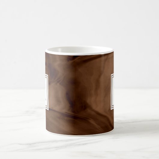 Mug Simple Brown foncé Marbre subtil Monogramme modern (Centre)