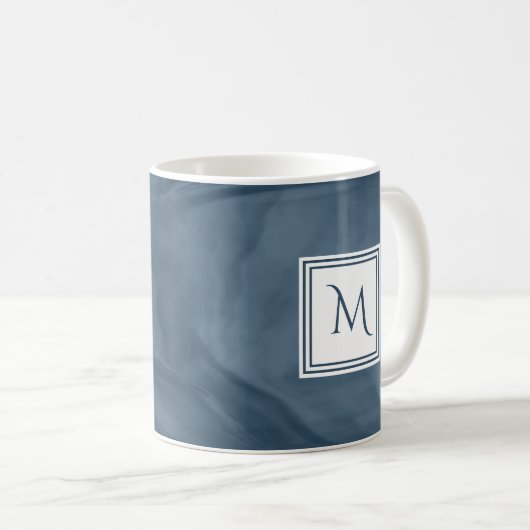Mug Simple Marine Bleu Marbre subtil Monogramme modern (Devant droit)
