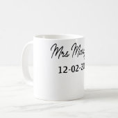 Mug simple monogramme minimal mrs M nom date année Thr (Devant gauche)