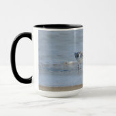 Mug Single Sandpiper walking on beach (Gauche)