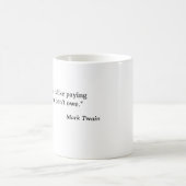 Mug « S'inquiéter, c'est comme payer une dette que l'o (Centre)