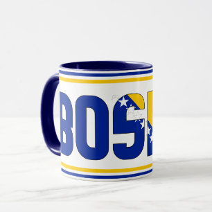 Mug Sippin' avec le café patriotique de Bosnie