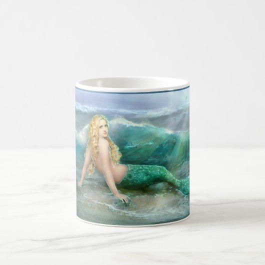 Mug Sirène d'Imaginaire sur les côtes avec des vagues (Centre)