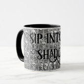 Mug Sirotez un café dans l'ombre (Devant gauche)
