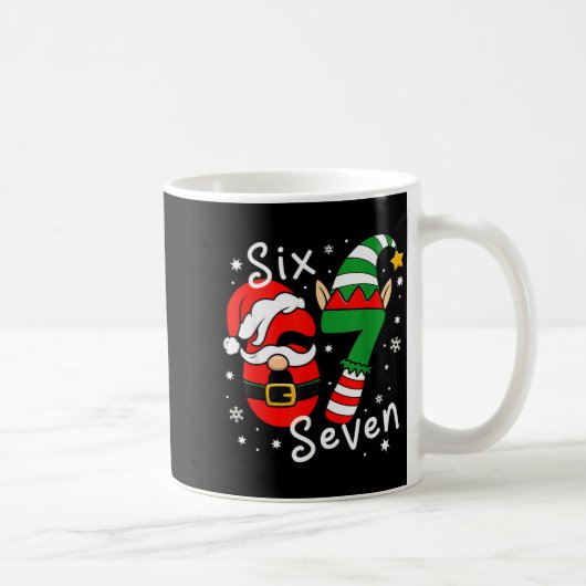 Mug Six Seven 67 Mème 6 7 Elfe Santa Noël Pyjama (Droite)