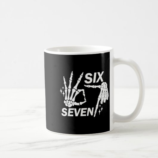 Mug Six Seven 6 7 Mème Drôle de Squelette Mains Signe  (Droite)