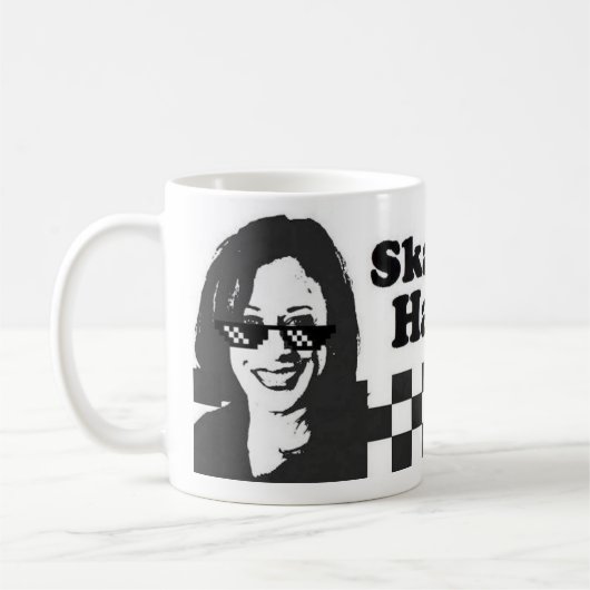 Mug Skamala Harris (Gauche)