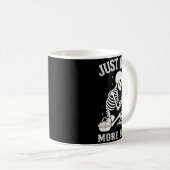 Mug Skeleton Crochet Crafter Tee Just One More Row  (Devant droit)