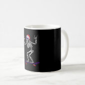 MUG SKELETON DE NOËL SUR SKATEBOARD FUNNY XMAS (Devant droit)