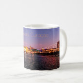 Mug Skyline de Willemstad à la nuit (Devant droit)